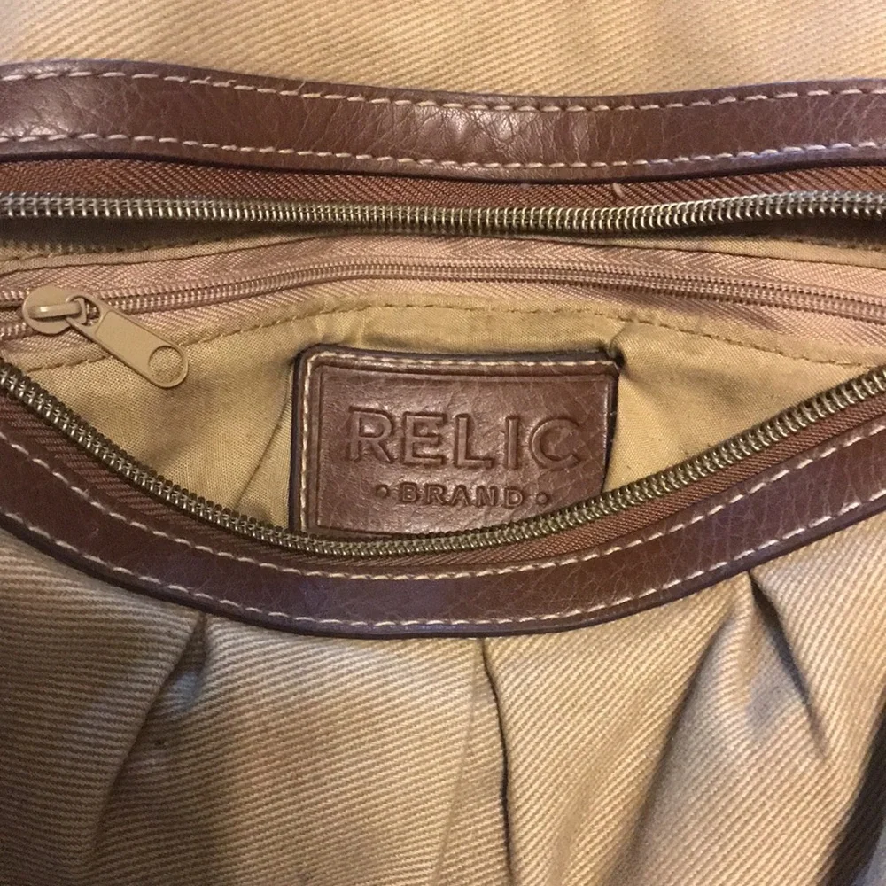 Relic Crossbody/Shoulder Bag by Fossil